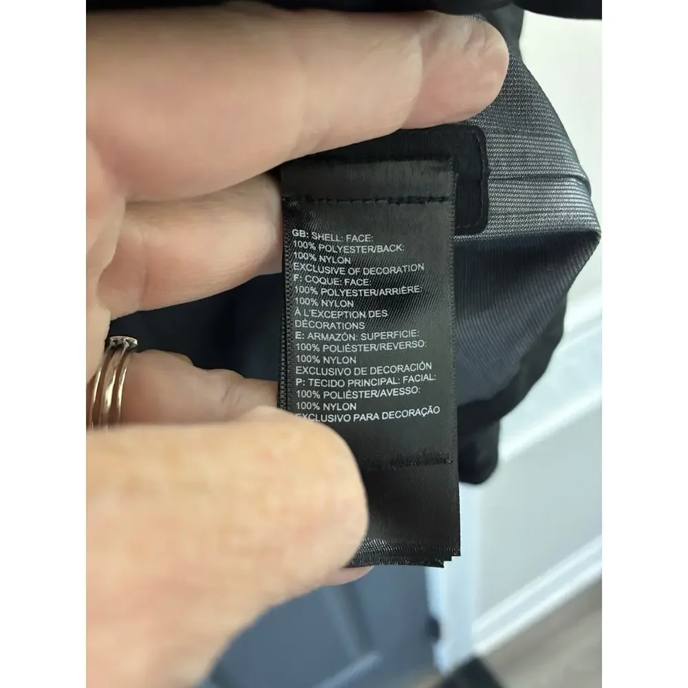 The North Face Dryzzle Jacket Mens Medium Black Futurelight Hooded Rain LOGO